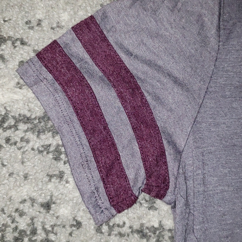 Varsity tee - Picture 2 of 3
